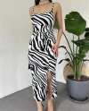 Askılı Yırtmaçlı Zebra Elbise Siyah Beyaz